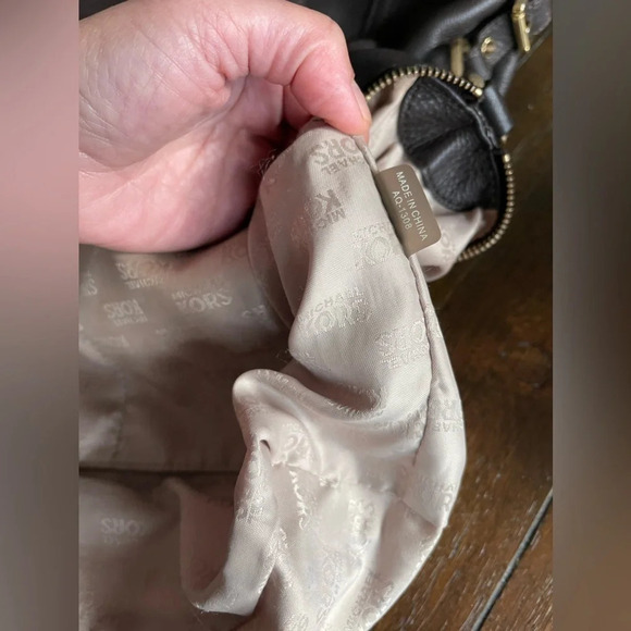 Michael Kors satchel - Picture 5 of 16